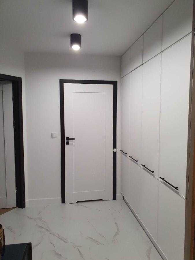 Apartament 3 Pokojowy Lub Pokoj W Mieszkaniu W Nowym Bloku Warsaw Exterior photo