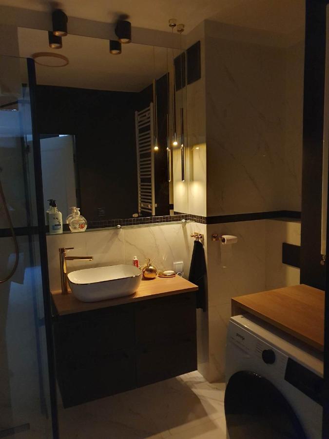 Apartament 3 Pokojowy Lub Pokoj W Mieszkaniu W Nowym Bloku Warsaw Exterior photo