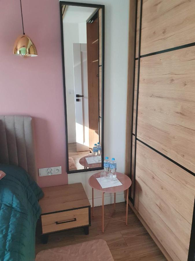 Apartament 3 Pokojowy Lub Pokoj W Mieszkaniu W Nowym Bloku Warsaw Exterior photo